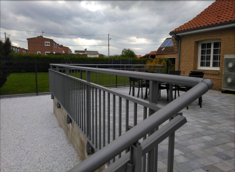 Sécuriser une terrasse avec un garde corps aluminium